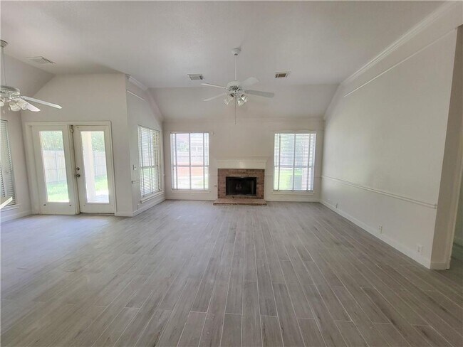 Building Photo - 1709 Autumn Fire Dr