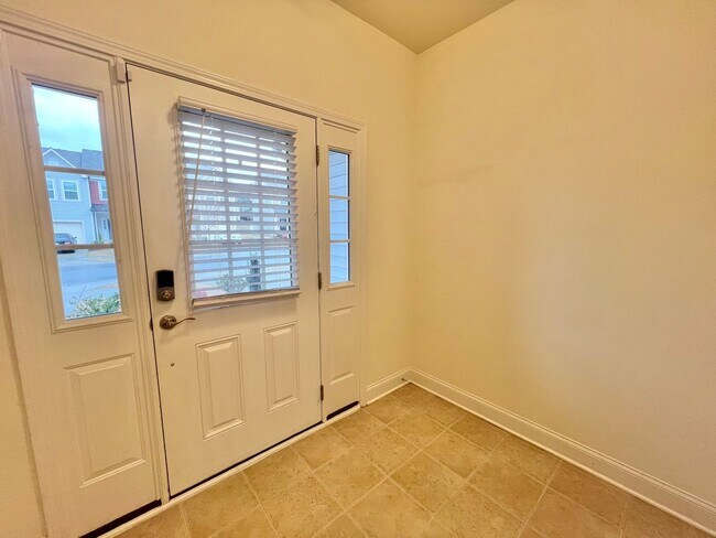 Foto del edificio - Stunning 3BD, 3BA Raleigh Townhome in an H...