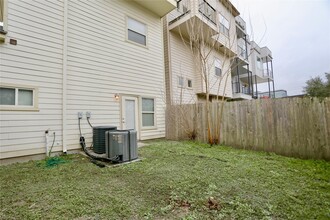 Building Photo - 114 Heights Blvd