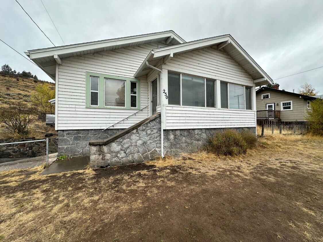 Foto principal - 250 S Rogers St
