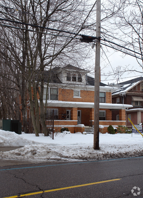 Building Photo - 90 N Portage Path