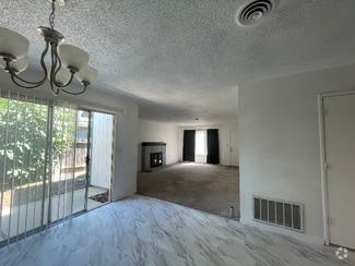 Building Photo - 1383 Hobart Dr