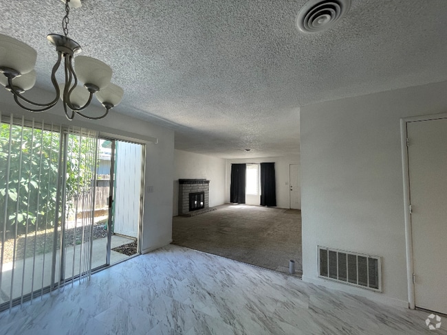 Building Photo - 1383 Hobart Dr