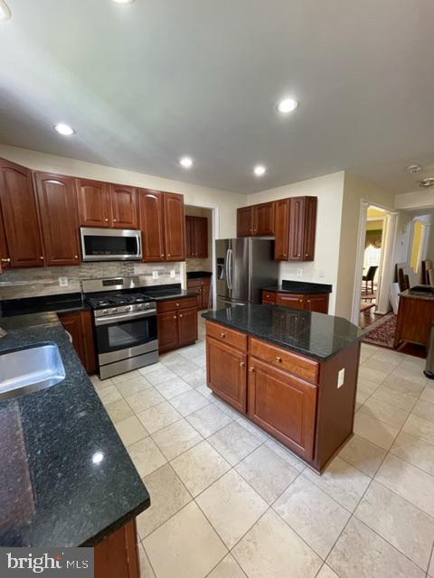 Foto principal - 717 Highland Ridge Ave