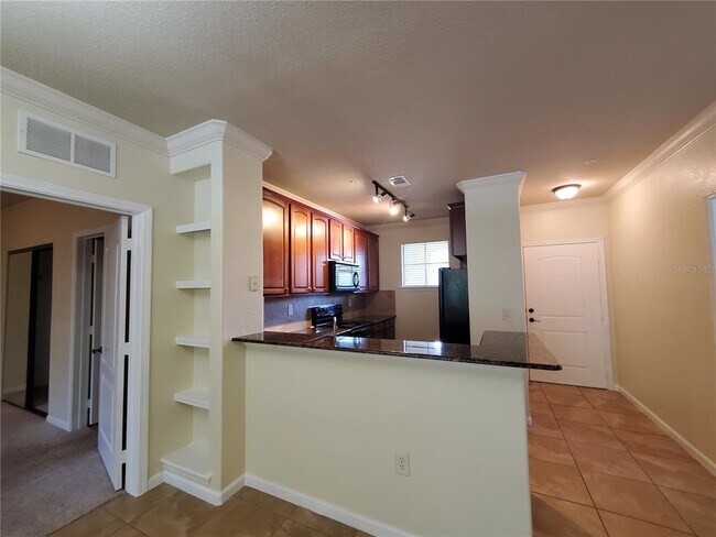 Building Photo - 902 Charo Pkwy