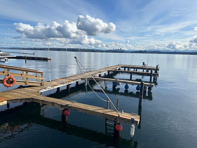 Foto del edificio - Leschi Waterfront Condo ~ The Pier