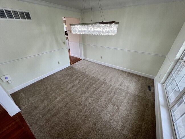 Building Photo - 16846 Kingstowne Way Dr