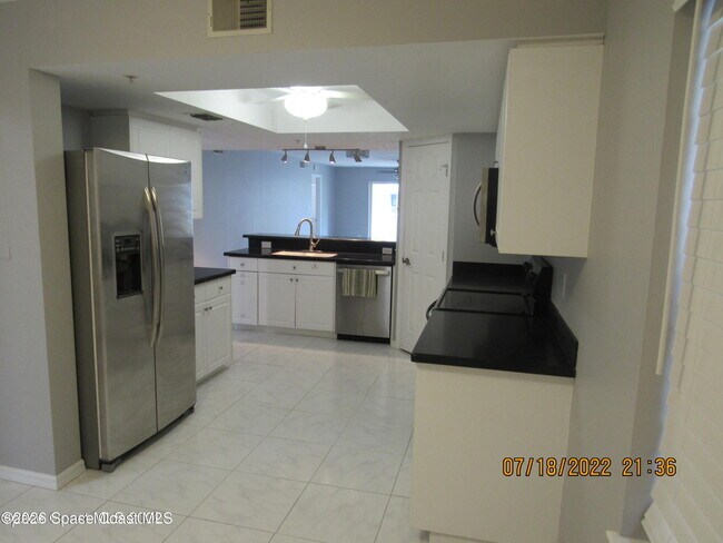 Foto del edificio - 606 Shorewood Dr