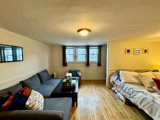 Foto del edificio - 3229 N Wilton Ave