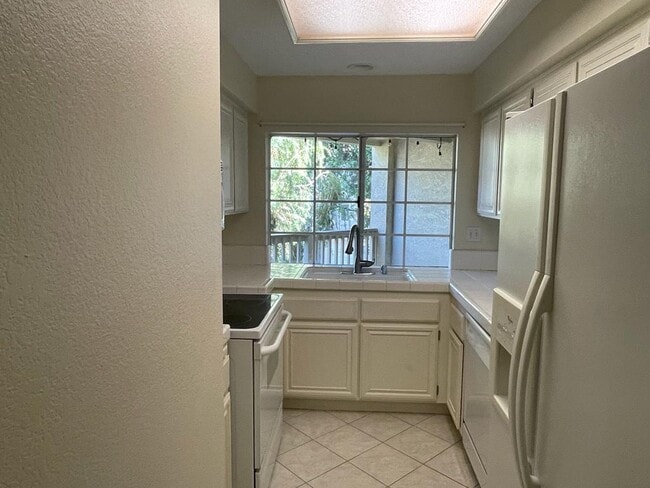 Building Photo - 631 Oak Run Trl