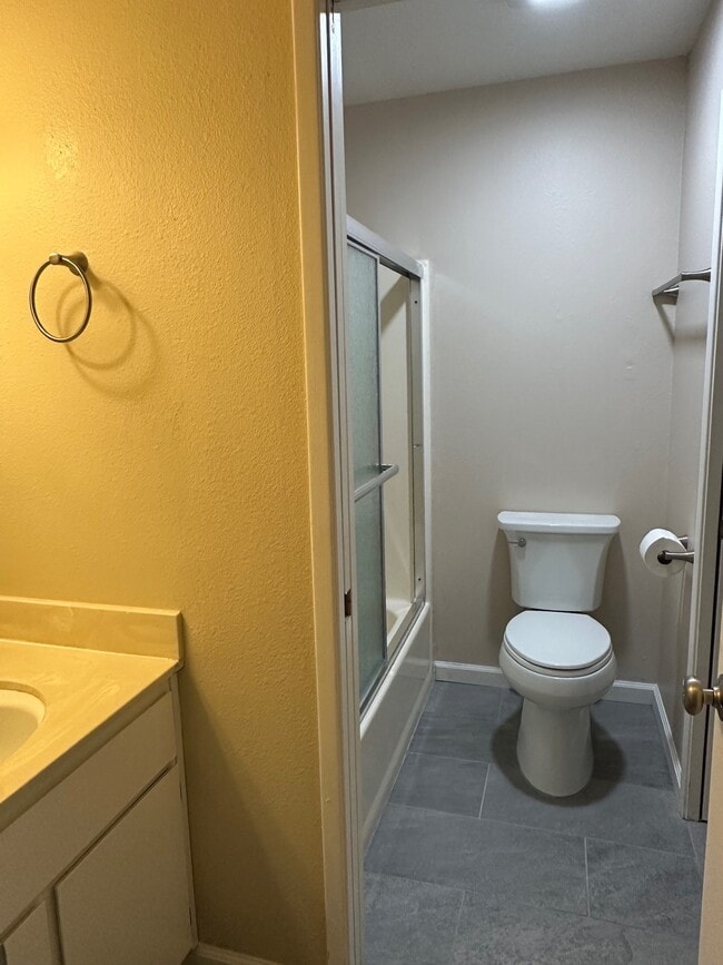 Building Photo - 355 Susan Ct