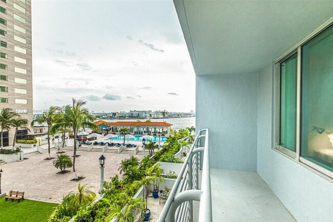 Building Photo - 335 S Biscayne Blvd