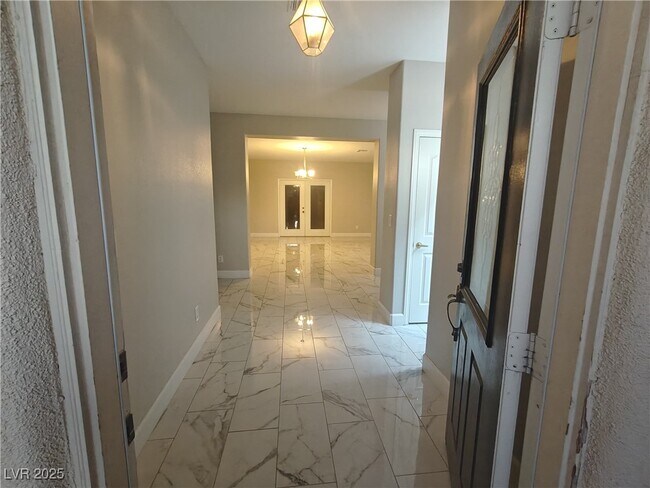 Building Photo - 492 Grassrange Ln