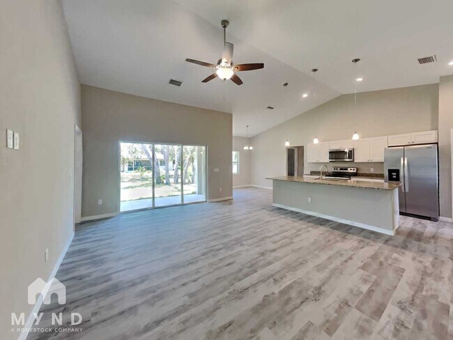 Foto del edificio - 2423 Mindlin Ln