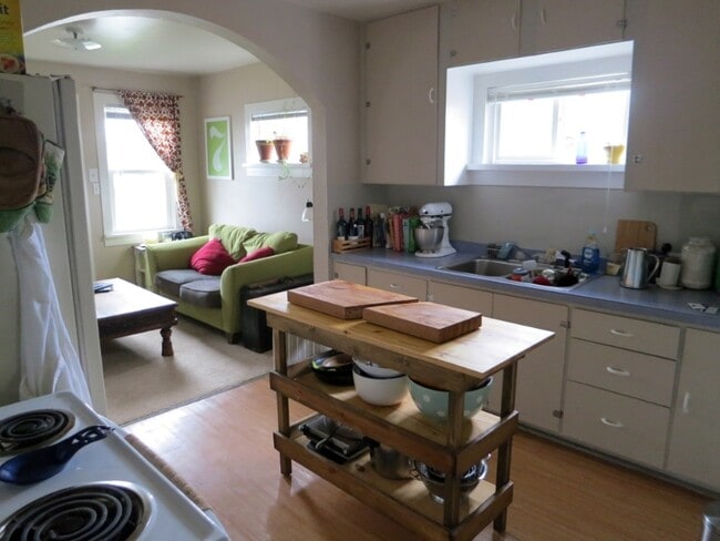 Building Photo - 20 Columbia Ave