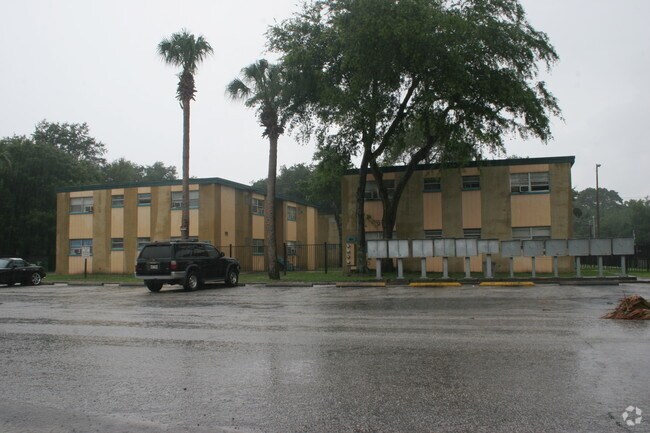 Building Photo - 1101 E 140th Ave