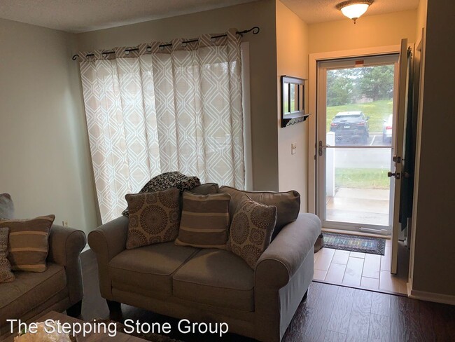 Building Photo - 2 br, 1 bath House - 10045 Russell Avenue ...