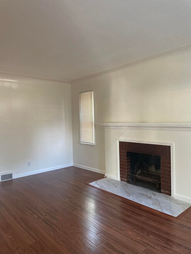 Foto del edificio - 17191 Ashton Ave