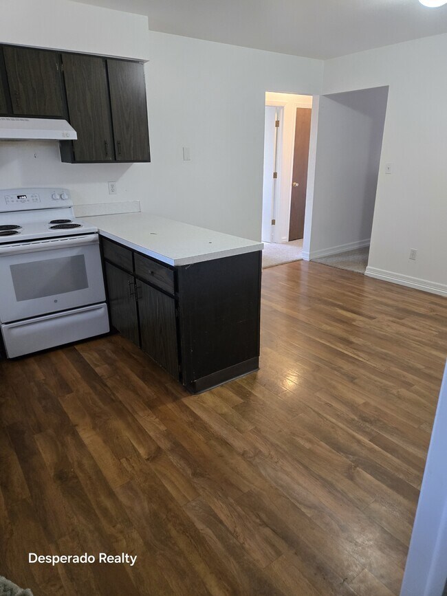 Foto del edificio - 1714 Larch St