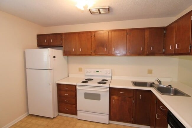 Foto del edificio - 1220 Village Rd