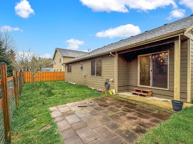 Foto del edificio - 1730 Pacific Ridge Ln