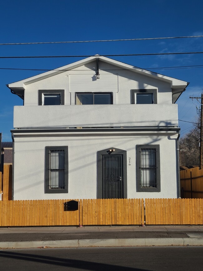 Building Photo - 216 E Las Vegas St