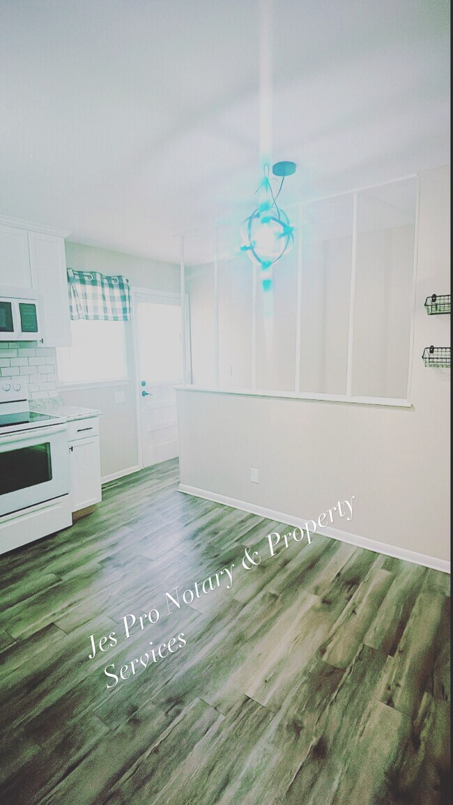 Building Photo - 1410 Bel Air Dr