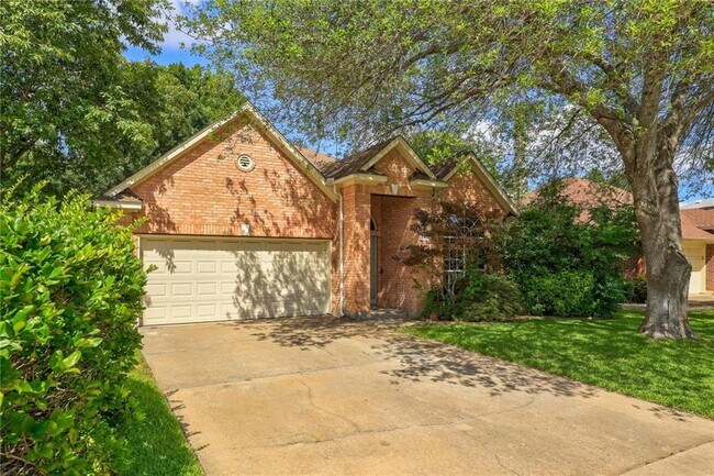 Building Photo - 211 Mesa Verde