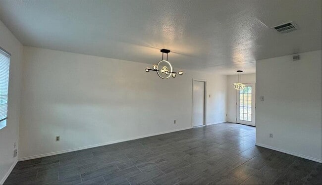 Building Photo - 6205 Aviary Cove
