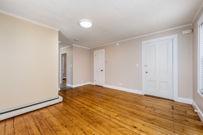 Building Photo - 31 Cabot St