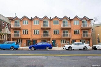 Building Photo - 39-14-55 57th St
