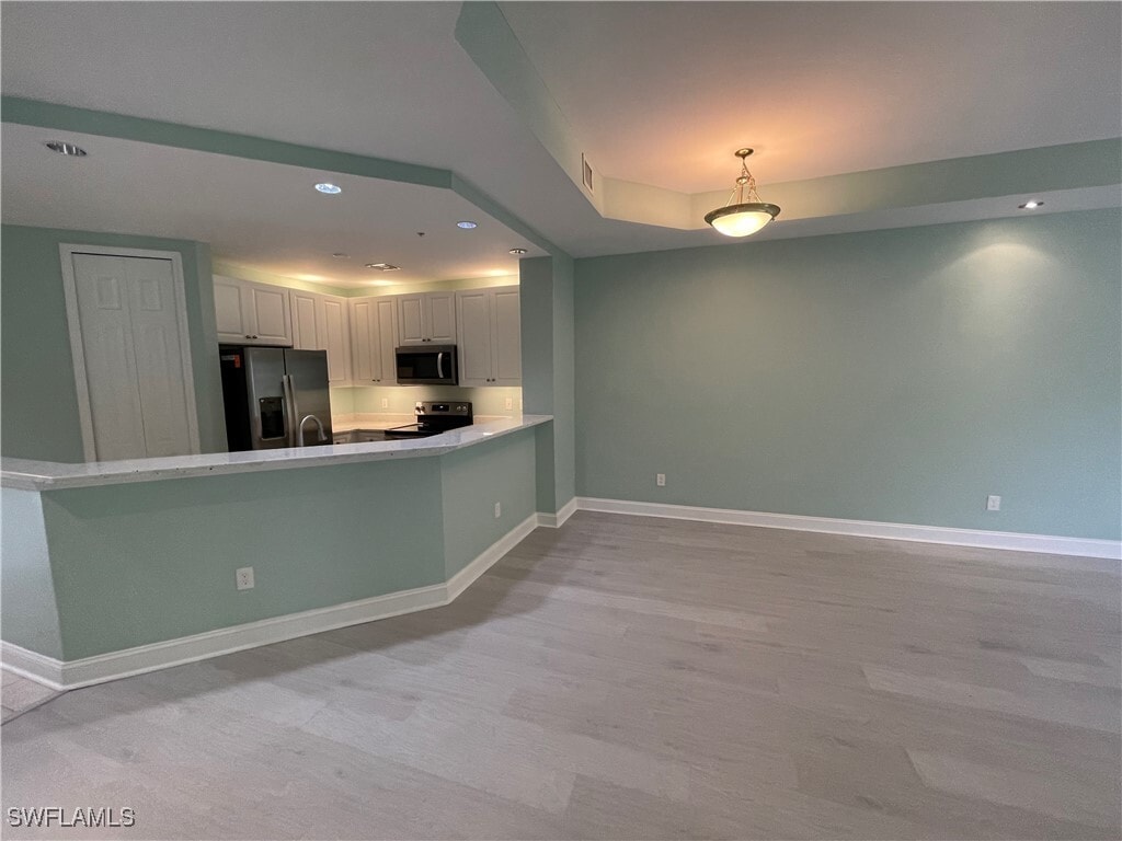 Primary Photo - 15256 Riverbend Blvd