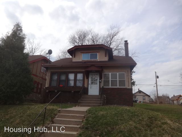 Primary Photo - 3511 Dupont Ave N