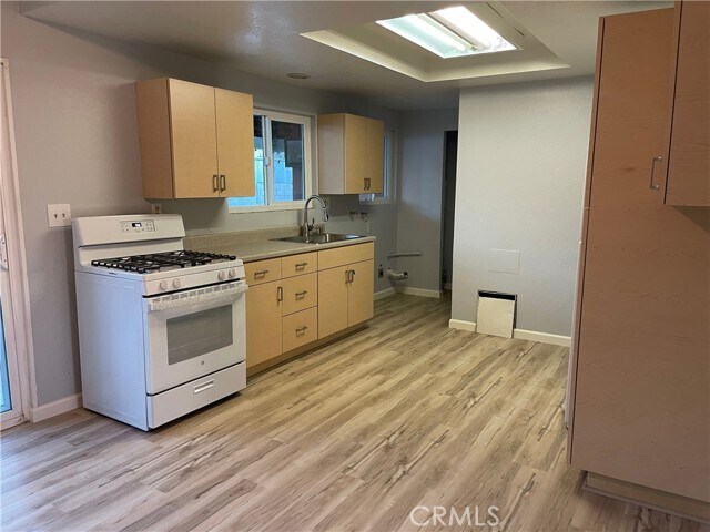 Foto del edificio - 33030 Turner St