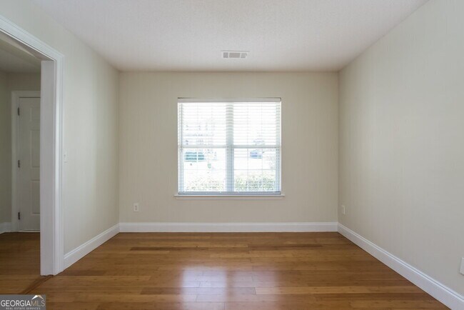 Building Photo - 118 Bainbridge Ct