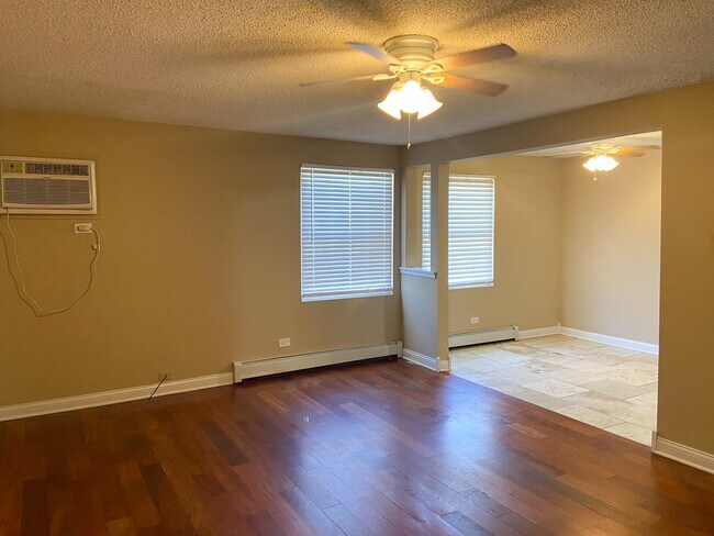 Building Photo - 9435 86th Ct