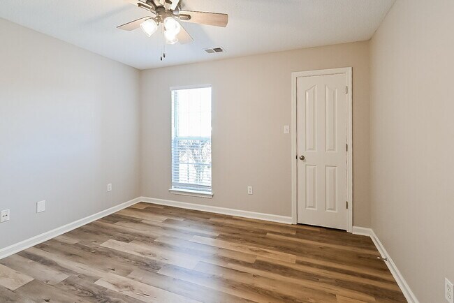 Foto del edificio - 703 Timber Creek S