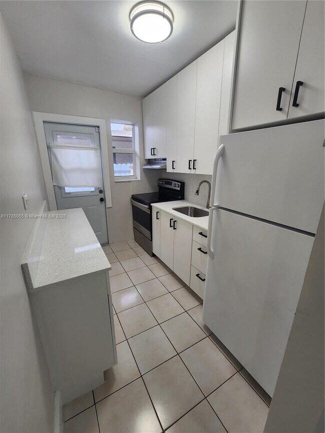 Foto del edificio - 511 NW 34th Ave
