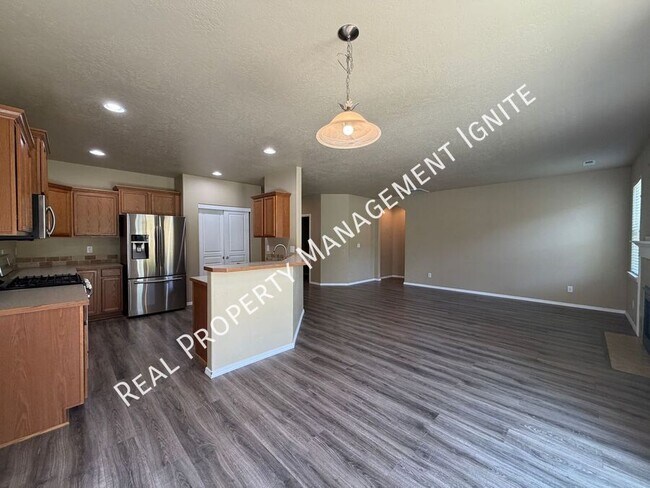 Foto del edificio - 332 SW Antler Ridge Ln