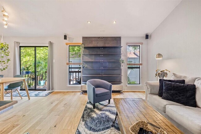 Foto del edificio - 5602 Woodrow Ave