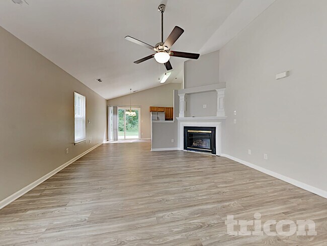 Foto del edificio - 8422 Wallace Glen Dr