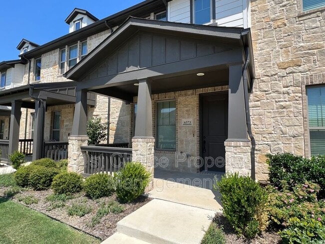 Foto del edificio - 6573 Iron Horse Blvd