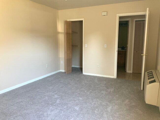 Building Photo - 322 Caribbean Dr