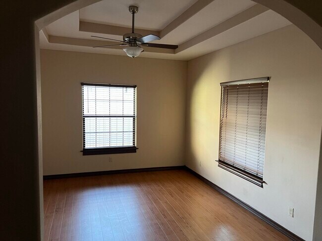 Foto del edificio - 1504 Iturbide St