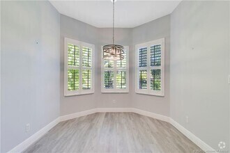 Building Photo - 465 NW Sunflower Pl