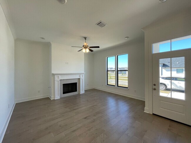 Building Photo - Stunning New Construction Home In Central