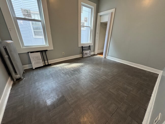 Building Photo - 152 Shephard Ave