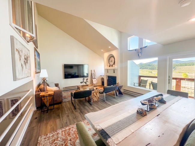 Building Photo - 111 Corinthian Cir