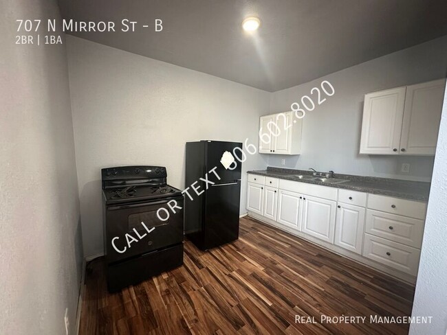 Building Photo - 2 bed 1 bath Mirror Apartments! HUD Accepted