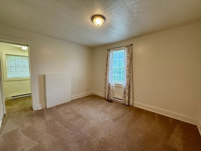 Building Photo - Your search ends here! Rent today!!